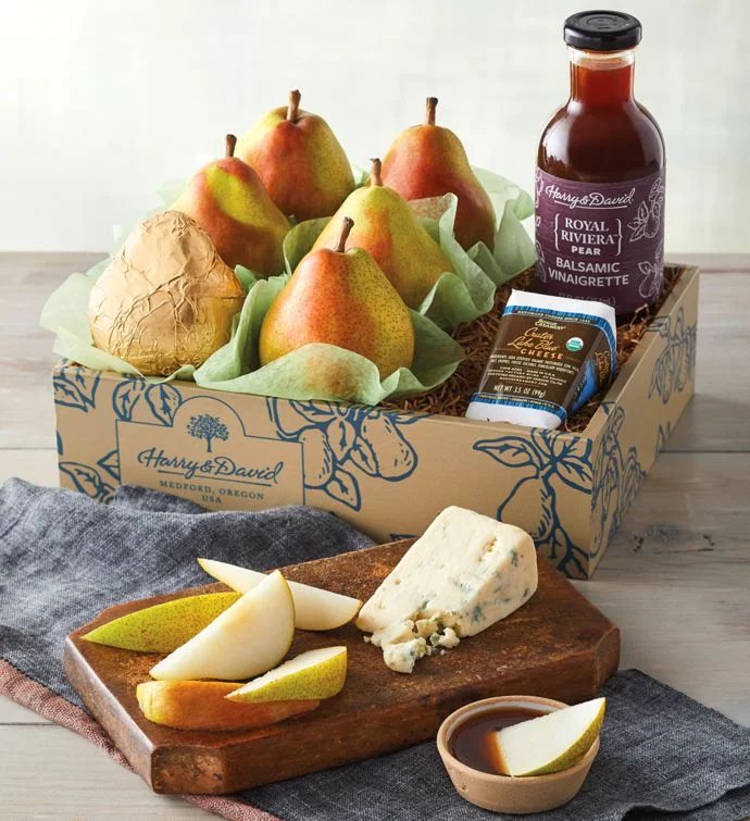 Royal Rivieraâ„¢ Vinaigrette and Pears with Blue Cheese